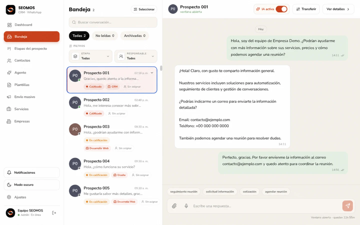 Bandeja de WhatsApp de SEOMOS AI CRM con conversación, pipeline y notas del prospecto